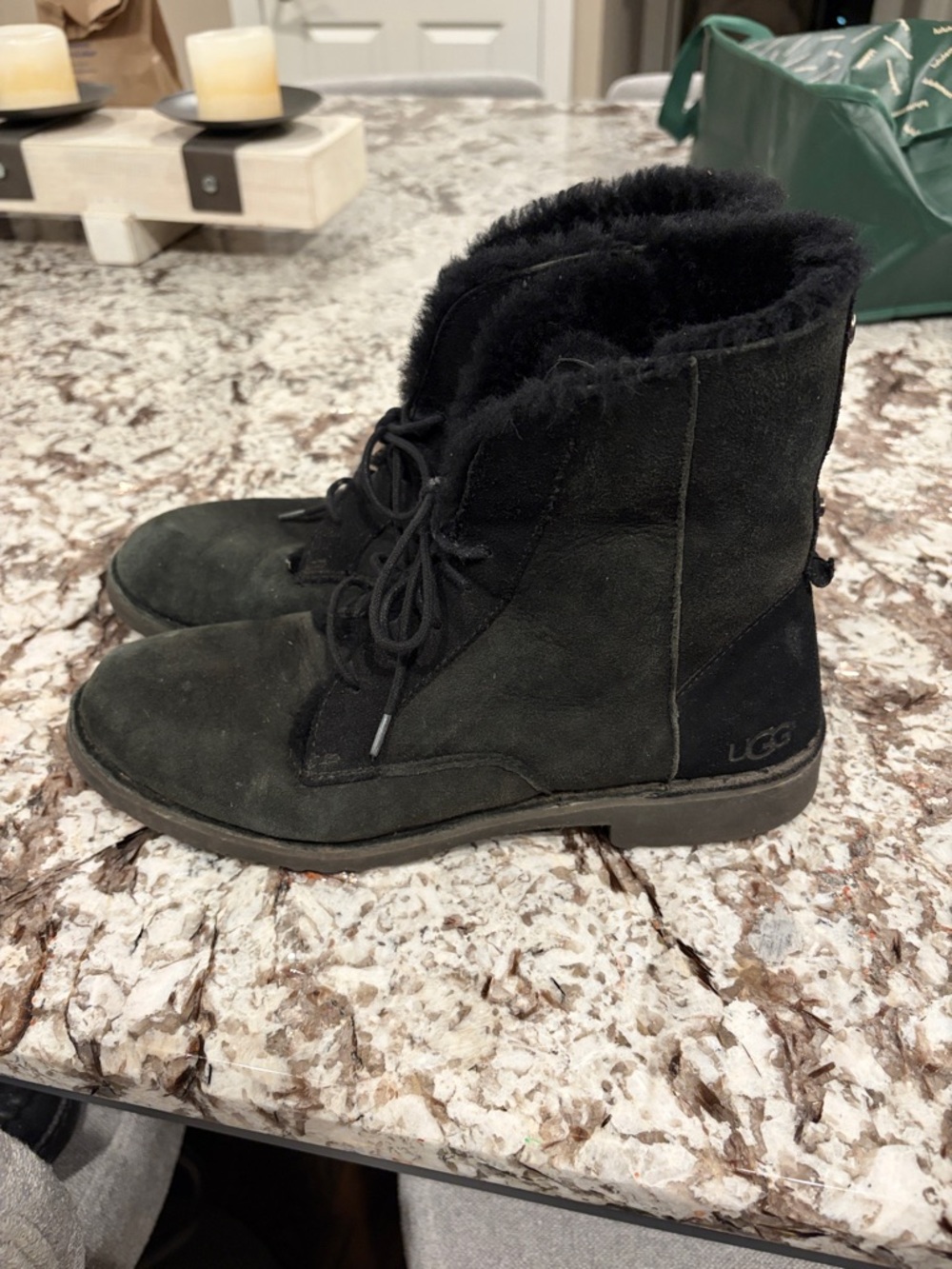 UGG QUINCY BLACK SUEDE/SHEEPSKIN LACE UP ANKLE WOMENS BOOTS SIZE US 11.